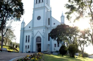 Reforma da praça da Igreja São João de Nepomuceno